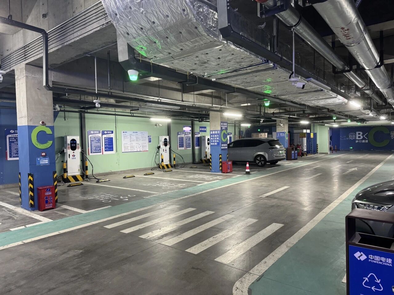 便民服务再升级！金家岭立交地下停车场充电站正式开业，打造智慧出行新节点